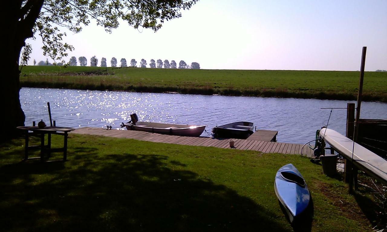 Bed En Breakfast Uitrust Lauwerzijl エクステリア 写真