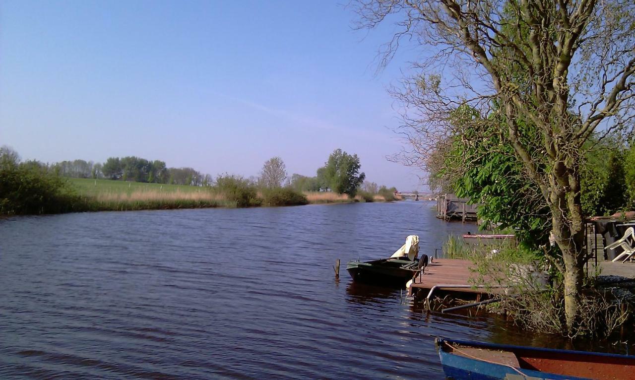 Bed En Breakfast Uitrust Lauwerzijl エクステリア 写真