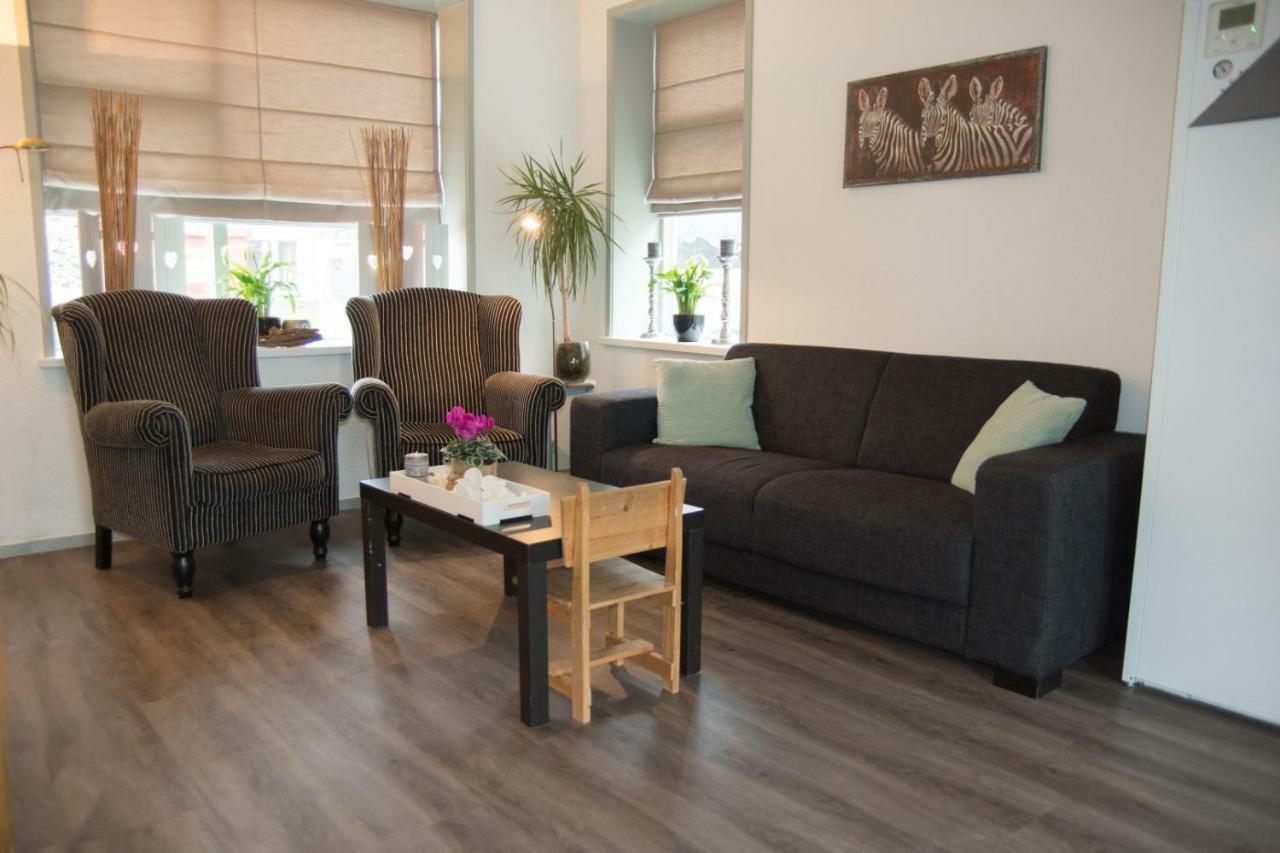 Bed En Breakfast Uitrust Lauwerzijl エクステリア 写真